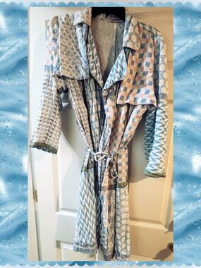 Anthropologie Womens Robe Very Unique & Beautiful Design Size M ‼️NEW MARKDOWN‼️
